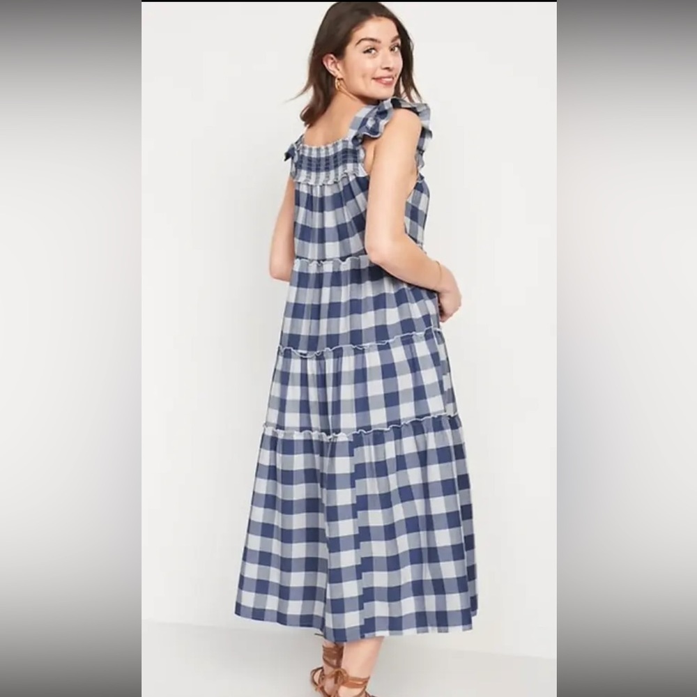 Old Navy blue and white checkered maxi dress Medium